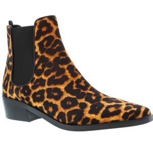 💐NEW IN BOX💐Michael Kors Lottie Animal Print Booties - size 6